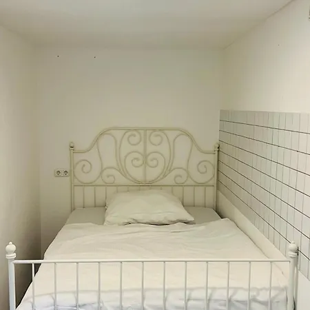 Cozy With Parking Space In Grafschaft-ahrwei *